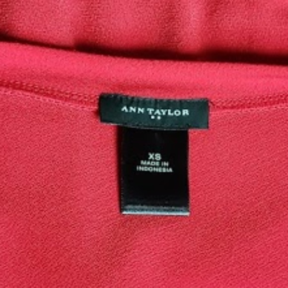 NWOT Ann Taylor Ruched V-Neck Stretch Top Size XS - Picture 7 of 7